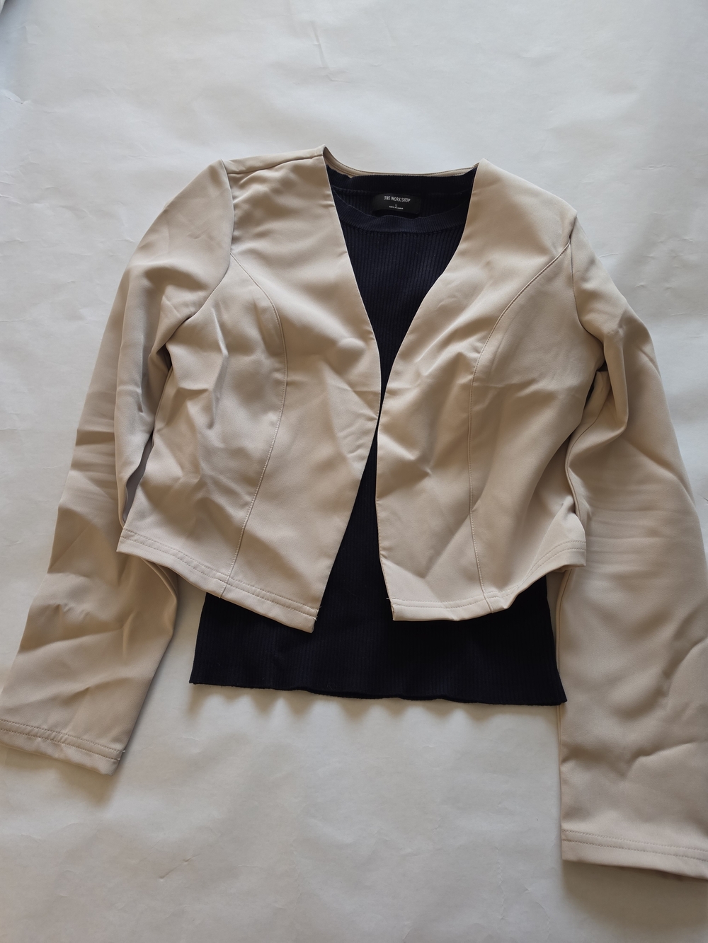 Women's Jacket And Sweater Set Size Small Beige And Navy